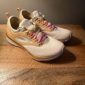 Brooks Ricochet Melts Sprinkles Vanilla Limited Edition Sz 7